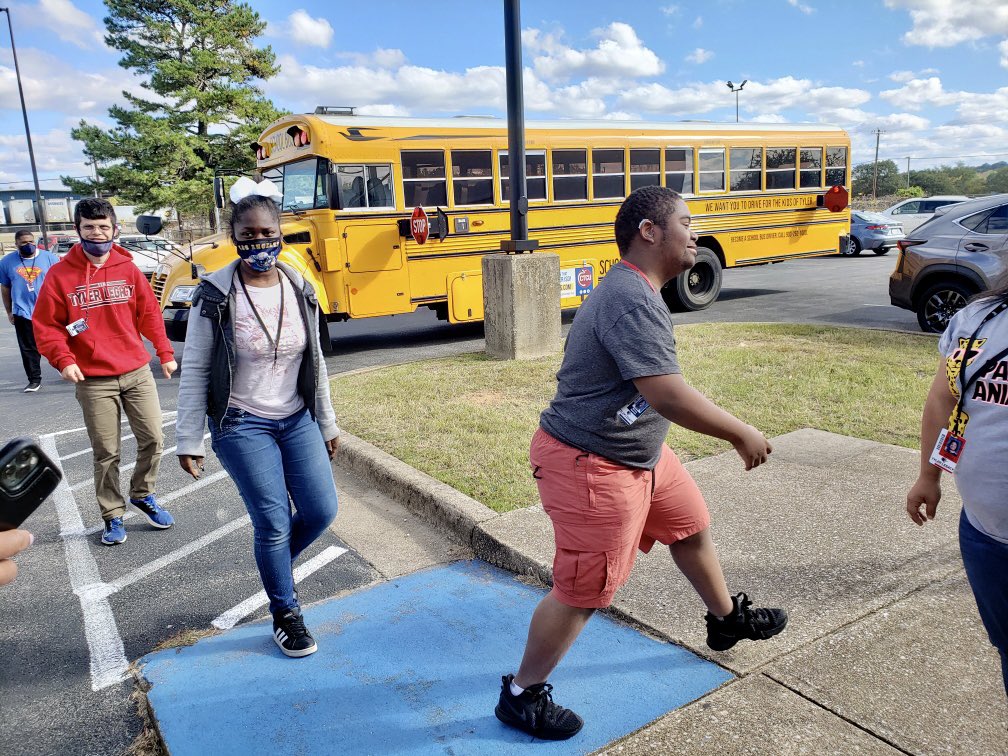 tracyjohnston18's tweet photo. @TylerISD’s LINK 18+ Program welcomes @TLRedRaiders from Ms. Baldwins Career Prep classes to their classroom @TylerJrCollege. I think these seniors are ready for life after graduation! #gotwork @DeptofSupport @LINKTylerISD https://t.co/fEblZ35Duc