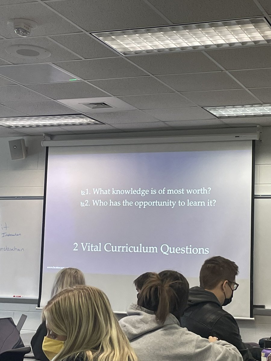 AlanaWallner_'s tweet photo. In class we talked about the importance of a curriculum in school. As an aspiring teacher, we need to build better curriculum to tend to each students needs and give them the best information possible. Change in the curriculum is something to consider. #02fall21 #EDUC200 https://t.co/8nW8rD2zKN