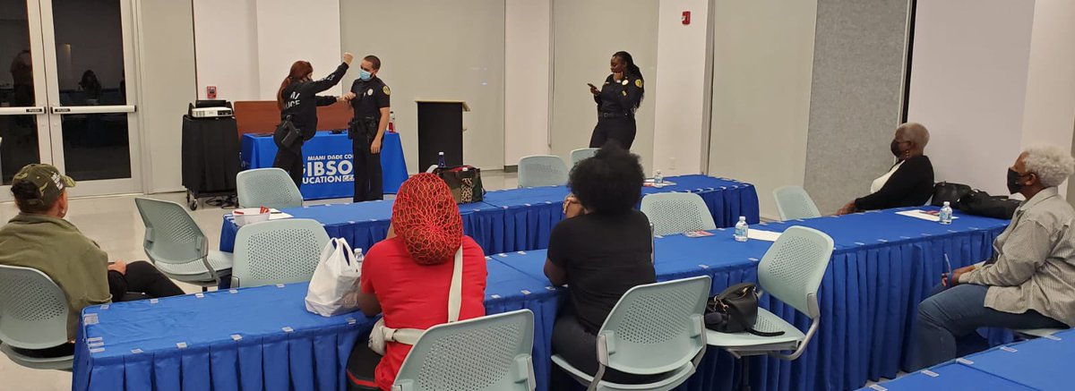 2nd_In_Cmd's tweet photo. Great Kick-Off With Our Community Educational Series Partnering Up With @MDCollege Gibson Education Center. #SafetyWorkshop #AskedAndAnswered #WomenEmpowerment #MoreToCome @CPSAileenR @EGonzalezMPD https://t.co/VuM2FDqEgS