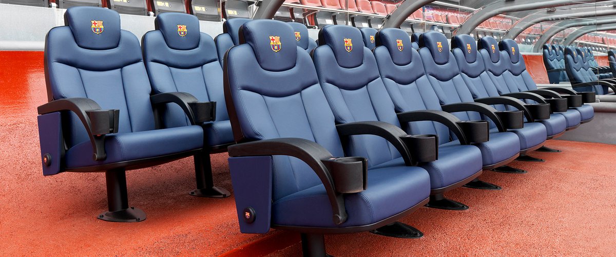 efemarq's tweet photo. El model dels #seients de les banquetes del Camp Nou del #Barça es diu "Megaseat 9113". És de la casa de seients #Figueras i està dissenyat per a sales de cinema. Quin model tenen al camp del #Paris Saint-Germain?... exactament el mateix: "Megaseat 9113" (però un pèl modificat). https://t.co/f005wWyiwb