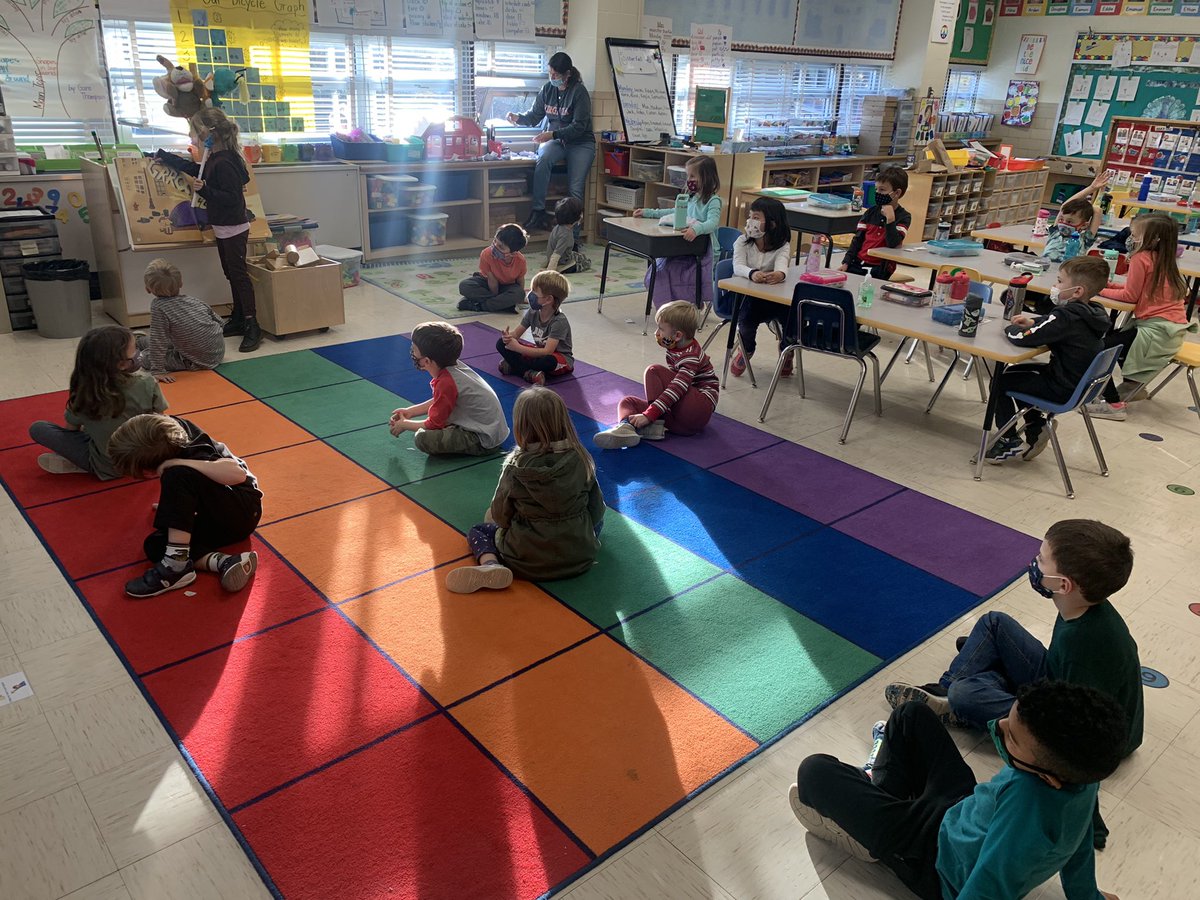 CarneysKinders's tweet photo. Sounds are all around in #kindergarten this week! Students chose some of their favorite city sounds to read from our story, Clang Clang Beep Beep! @missyfanshaw #rfesAEW #bcpsAEW https://t.co/CeBCIr6PxG