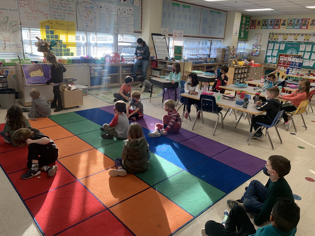 CarneysKinders's tweet photo. Sounds are all around in #kindergarten this week! Students chose some of their favorite city sounds to read from our story, Clang Clang Beep Beep! @missyfanshaw #rfesAEW #bcpsAEW https://t.co/CeBCIr6PxG