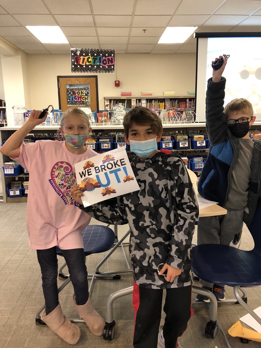 Great teamwork!  Great Thinking and problem solving! Everett students love to break out!!! #everettsoars #findingjoy67
@IRCBreen