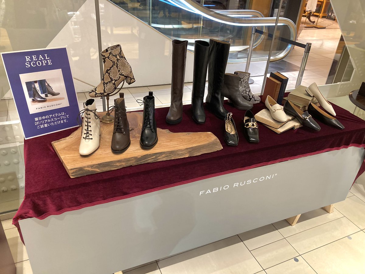 YOKOHAMAMORES's tweet photo. 【2F / #REALSCOPE 】
-` ̗ #FABIORUSCONI 展開中 ̖ ´-
同ブランドは、若々しい女性、行動的な女性、洗練された女性のために捧げられ、世界中から支持されています👠
期間限定で横浜モアーズ1Fエスカレーター横にて展示も行っております!
この機会にぜひ、お気に入りの一足をお探しください✨ https://t.co/kdMwSuHNcN