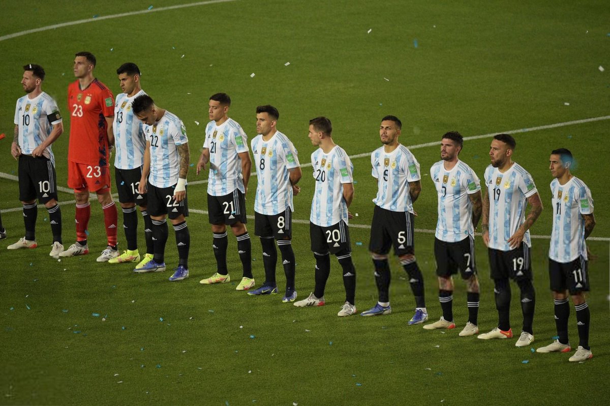 Notamendi30's tweet photo. Feliz de poder lograr el objetivo de este grupo hermoso y de todo el pueblo argentino. Feliz de la vida. Gracias SAN JUAN  por semejante recibimiento 🙌🏻 #SeleccionArgentina 🇦🇷❤️ https://t.co/Yy5eHwmf2X