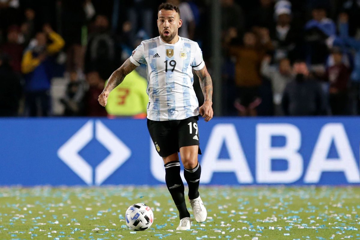 Notamendi30's tweet photo. Feliz de poder lograr el objetivo de este grupo hermoso y de todo el pueblo argentino. Feliz de la vida. Gracias SAN JUAN  por semejante recibimiento 🙌🏻 #SeleccionArgentina 🇦🇷❤️ https://t.co/Yy5eHwmf2X