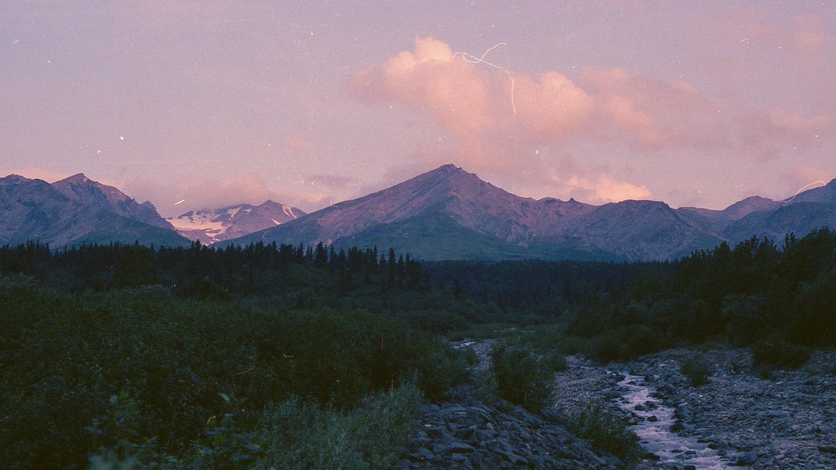 eamonsphotoss's tweet photo. sunset in alaska https://t.co/TufKzvSW4J
