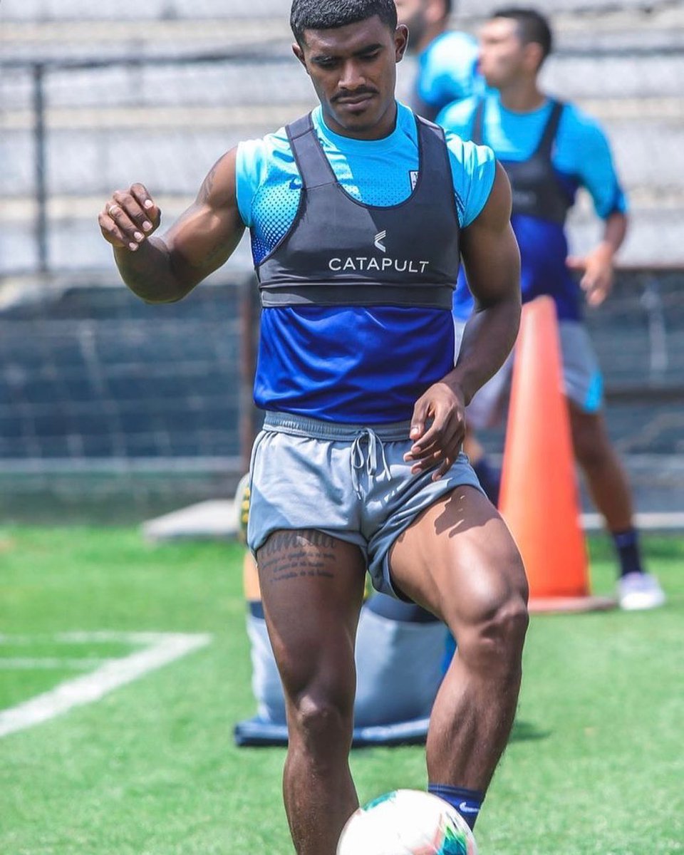 oslimgmp's tweet photo. El tiempo que se disfruta es el verdadero tiempo vivido 🙌🏾🙏🏾💪🏾⚽️🏃🏾‍♂️ https://t.co/JgOMC8ihqB