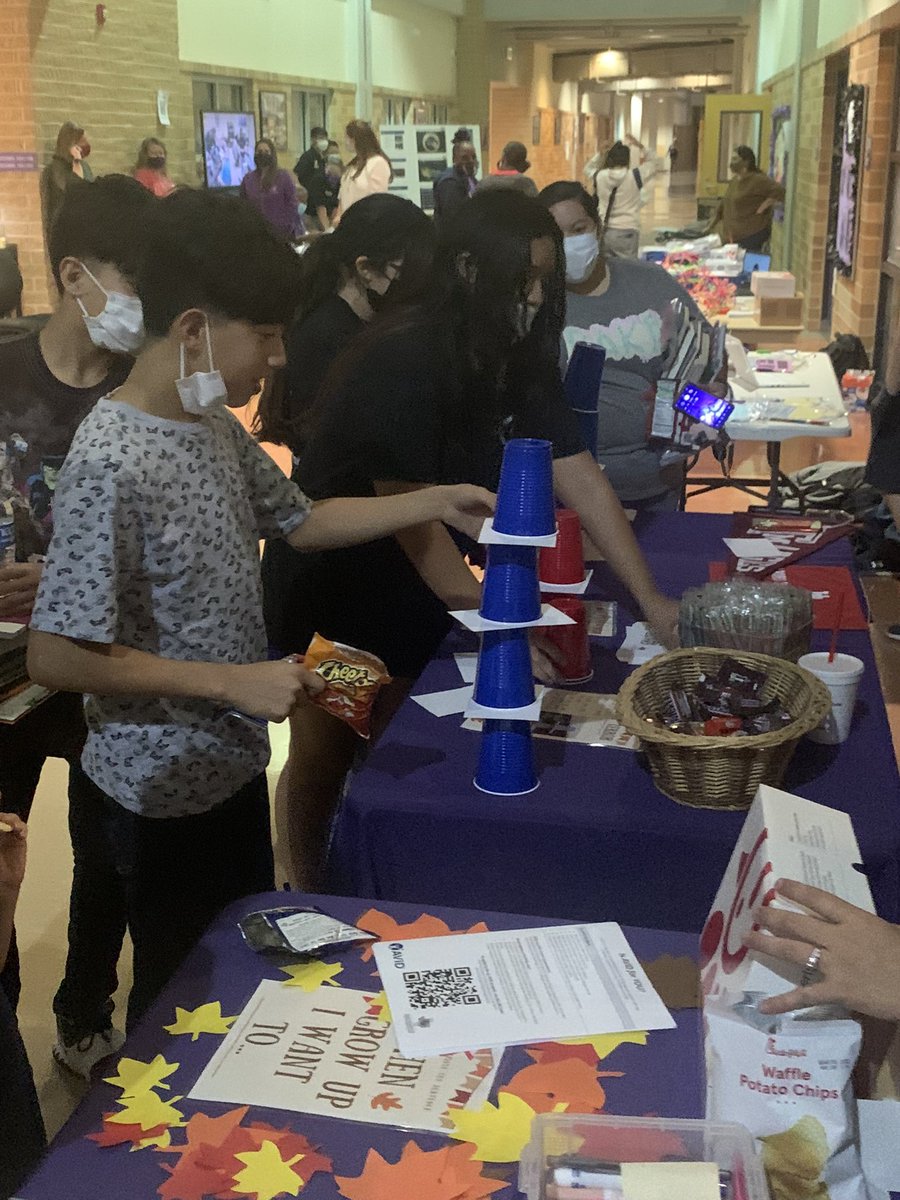 AVID_OGMS's tweet photo. Our district wide family engagement night was such a success! Rattlers participated in the tower of terror and “When I grow up I want to…” activities at our “Fall Into AVID” booth! 🍁🎓🐍 @SMCISD_AVID @educategalore @SMCISD_DMMSAVID @GoodnightSMCISD https://t.co/Es6vMCk5hm