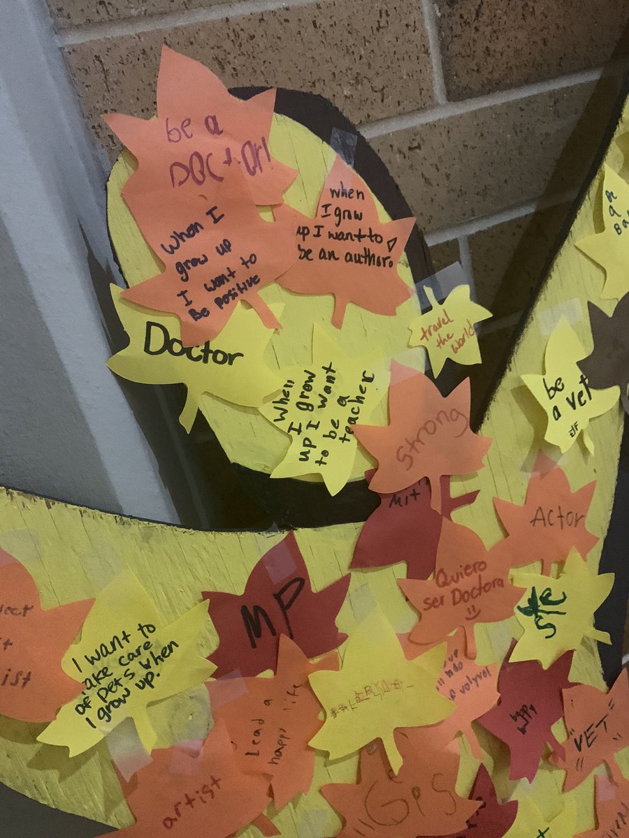 AVID_OGMS's tweet photo. Our district wide family engagement night was such a success! Rattlers participated in the tower of terror and “When I grow up I want to…” activities at our “Fall Into AVID” booth! 🍁🎓🐍 @SMCISD_AVID @educategalore @SMCISD_DMMSAVID @GoodnightSMCISD https://t.co/Es6vMCk5hm