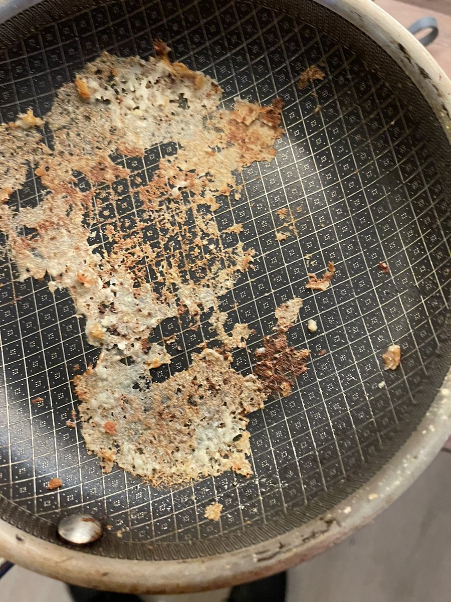 kellycussen's tweet photo. @copper_chef @jettila so … is there really no scratch/non stick. I’ve owned the pans and the knife for 6 months … 1st cook did great then downhill. This is tonight’s meal .. lots of stick 😢 #SucksWhenACompanyIsFake #WhatsUpWithJet https://t.co/iHn19ZvD0q