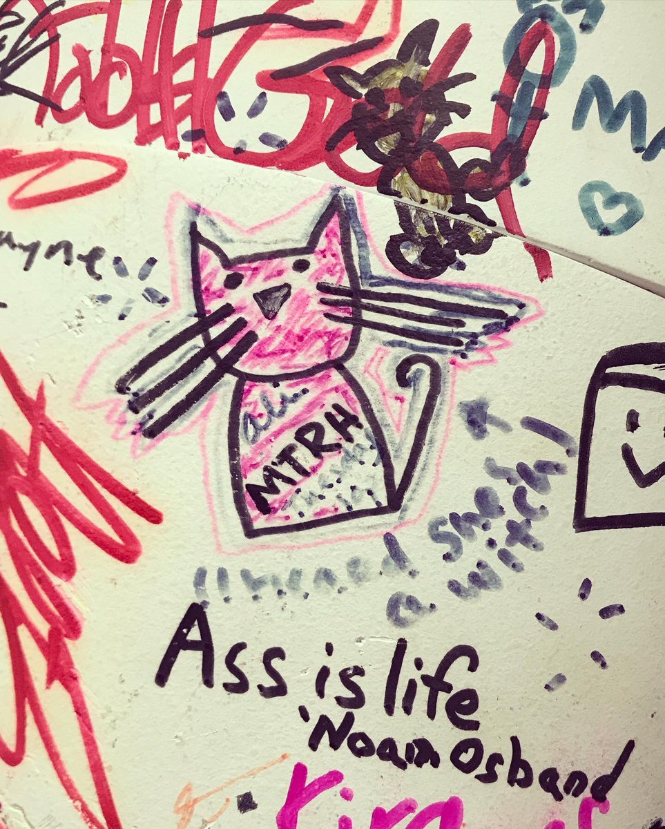 witchtaperadio's tweet photo. back in the @radiofreebk studios! come hang at https://t.co/oxmenH05sj.. I’m having a party! 🕺🏻 https://t.co/8do9ntVSLM
