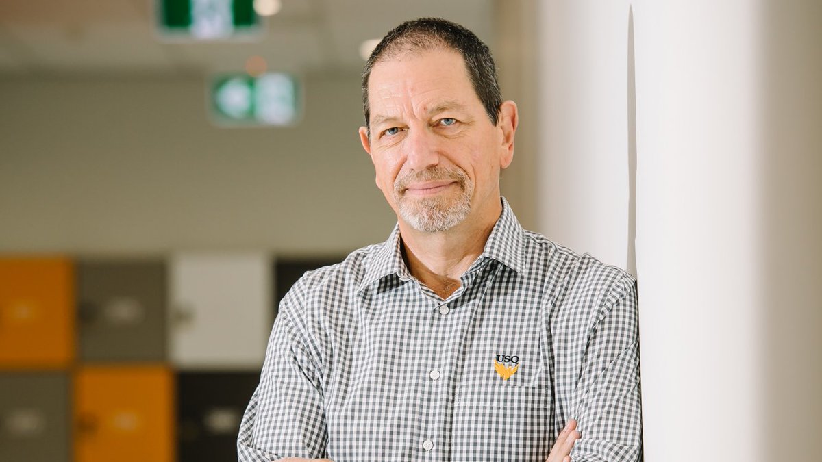 unisqaus's tweet photo. Four of our own on the @clarivate 2021 Highly Cited Researchers List!

@chenusq, @stuart_biddle, @physrcd &amp; @drpaulgardiner - we're so #usqproud of you 💛

#HighlyCited2021 (2/2) https://t.co/25Jt4X45k5