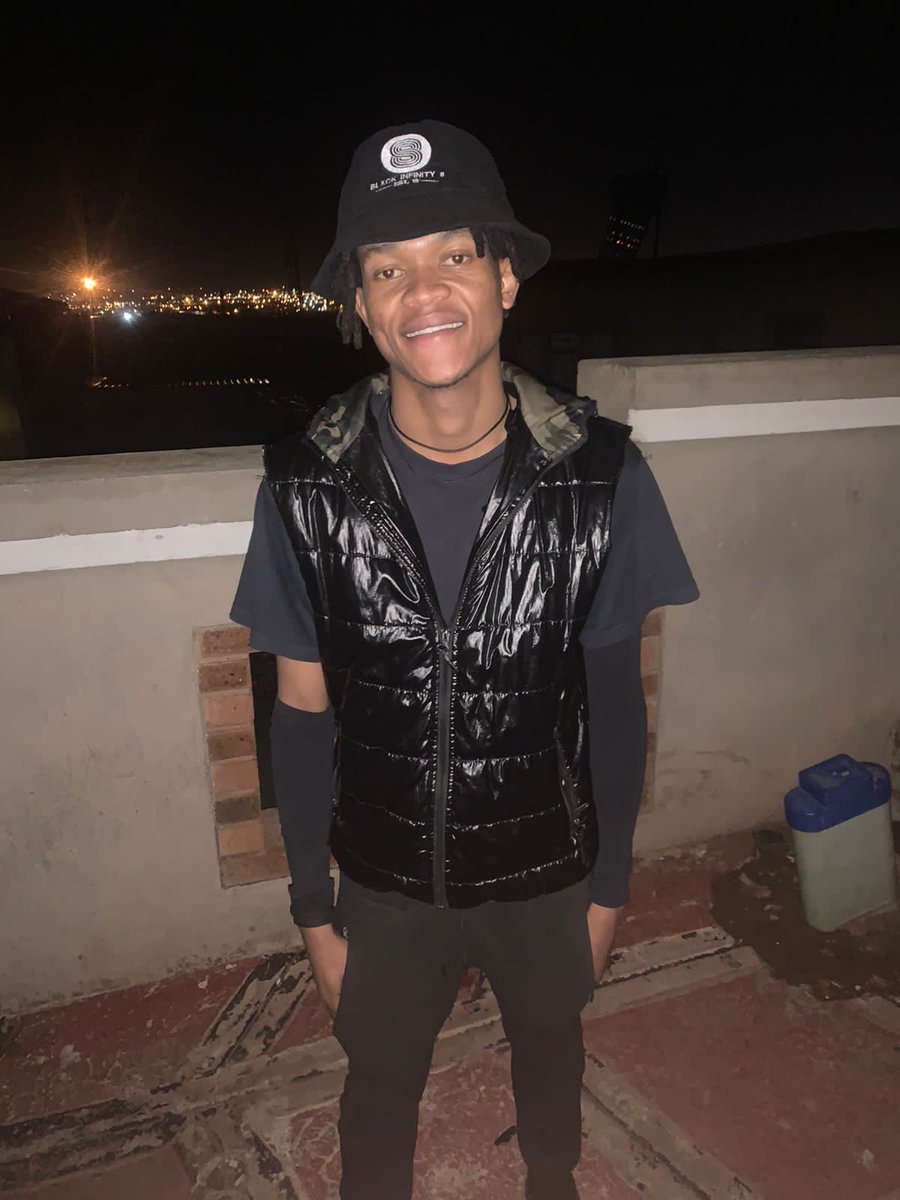 8Blackinfinity's tweet photo. Get the black🎱 bucket hat for only R130 &amp; stay lit🔥.
#Black8 
#Streetwear https://t.co/vEsJyzo5sI