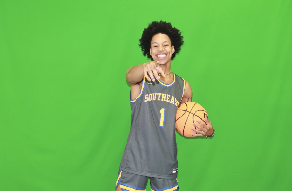 GeorgiaProspec2's tweet photo. SEB 2022 CG Aj Williams and 2023 Wing Ryon Reed should have a great season this year... I will keep you updated!!! @Ajwill01 @RyonReed2 https://t.co/f5pWH0VauJ
