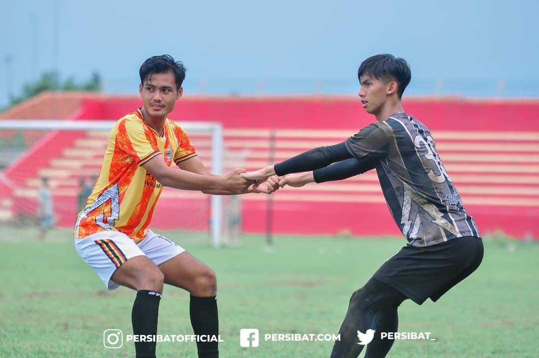 Persibat_'s tweet photo. Persibat Lakukan latihan intensif hadapi babak 10 Besar Liga 3 Jawa Tengah Grub G. 

"Konsisten dan kerja keras untuk hasil terbaik"

#persibat #batang #liga3jateng2021 #bangkitbersama #bergerakserentak https://t.co/ZID0ksF74U
