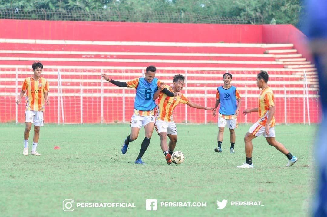 Persibat_'s tweet photo. Persibat Lakukan latihan intensif hadapi babak 10 Besar Liga 3 Jawa Tengah Grub G. 

"Konsisten dan kerja keras untuk hasil terbaik"

#persibat #batang #liga3jateng2021 #bangkitbersama #bergerakserentak https://t.co/ZID0ksF74U