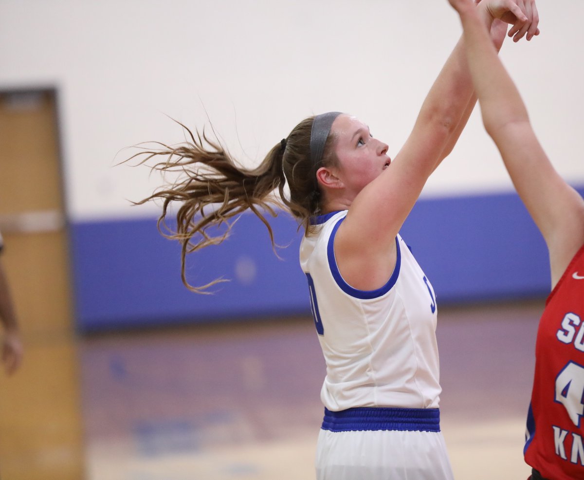 ByHunterTickel's tweet photo. 3 thoughts from tonight

✔️Rhylan Kalb is one of the best in the area from the Class of 2023
✔️Slow starts continue to plague a very talented team
✔️Kelli Merkel is already carving out space in the post

https://t.co/FRdN9wlgbL https://t.co/xXbFArw6fq