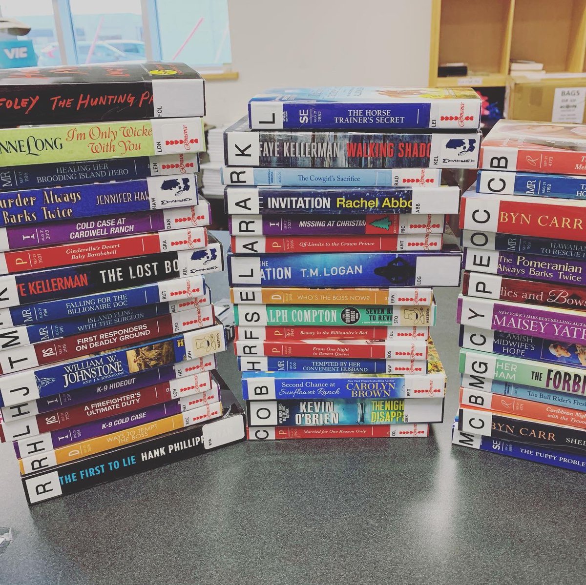 TaberLibrary's tweet photo. And more goodies! Shiny new paperbacks &amp; more adult fiction! 
#TaberLibrary #AlbertaLibraries #TaberAB https://t.co/hxrqNUtrlT