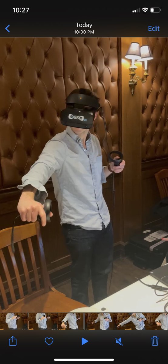 nyu_vascsurgery's tweet photo. PGY-4 Dr. Clay Wiske trying out a Virtual Reality simulator courtesy of @endologix! #endoskills #residentfun https://t.co/z15odhTBpu