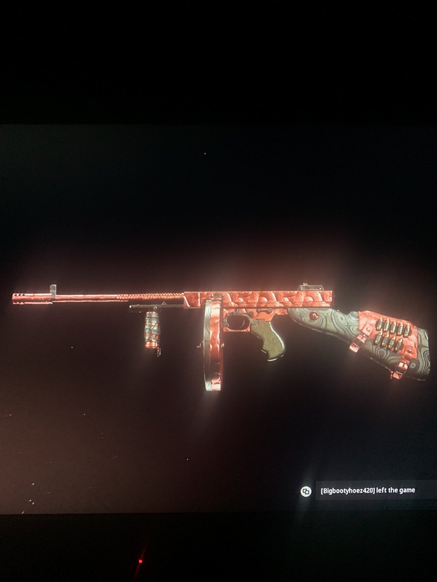 supermanofstil1's tweet photo. One two hour zombie game and I have a golden viper tommy gun :) https://t.co/DG0GwVQvmQ
