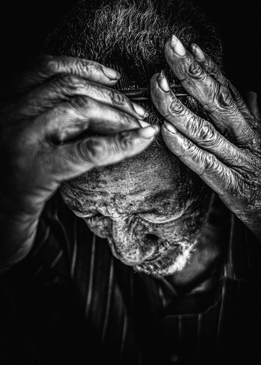 VinetaViky's tweet image. I Just drop the first two photos from “Cuban Argonauts” portrait photo serie 📸 . Now, I feel the opportunity to share the feelings of my people through photography. 🖤🤍
👇👇
ab2.gallery/account/KGFBU7…
•
•
#nftalgo #Algorand #AlgoNFT #ALGONFTs #NFTCommunity #nft #algotrading