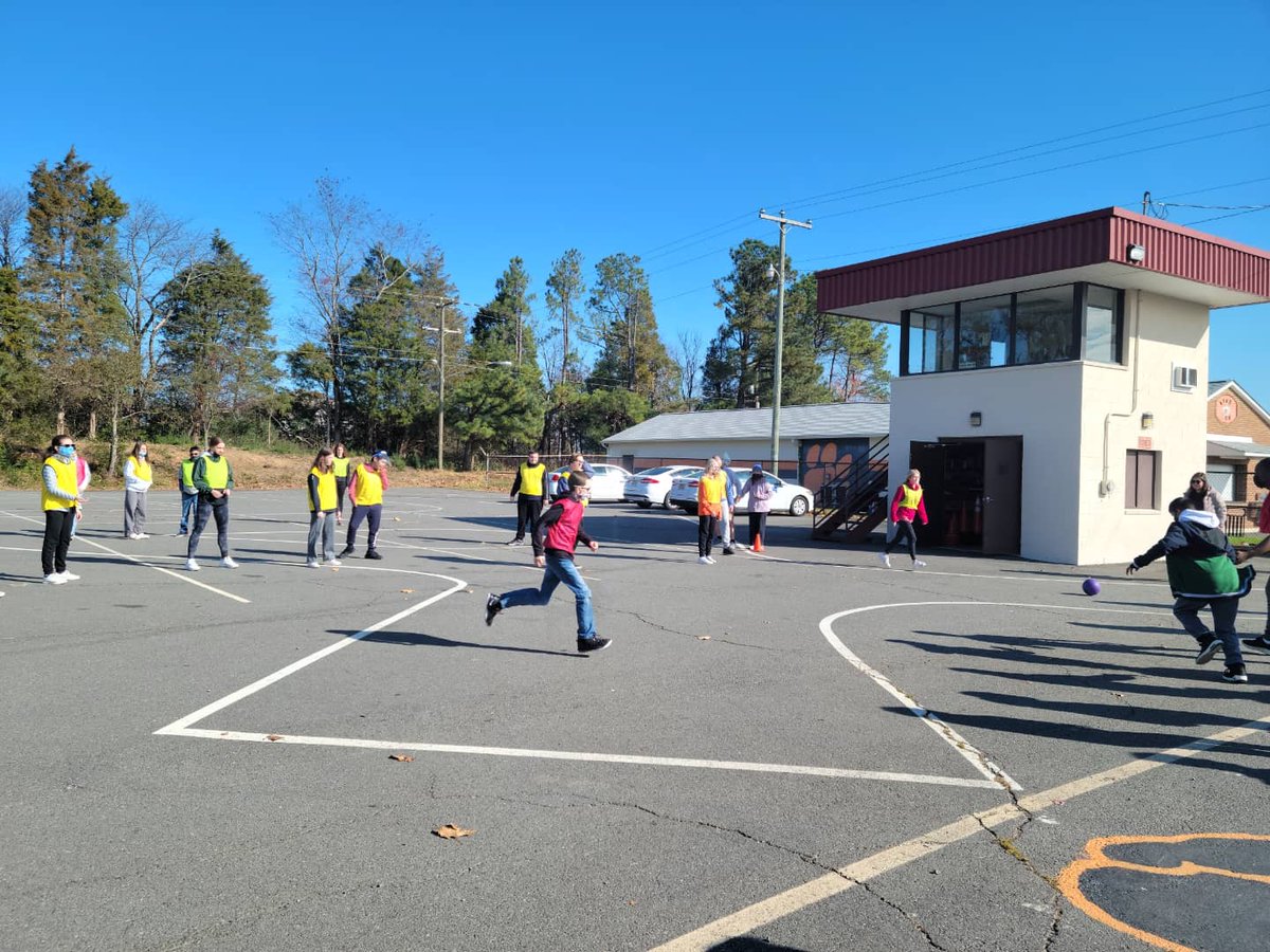 toushaPE's tweet photo. Thank you @PatriotPioneers Unified kickball and Unified Phys Ed for joining us today for some friendly competition!  What a great day for Unified! @pe_patriot @BrentsvilleSpo1  @EmilyUtterHPE @PWCSNews #unifiedPE #unifiedsports #bdhsphysed https://t.co/XC1rpfwdln