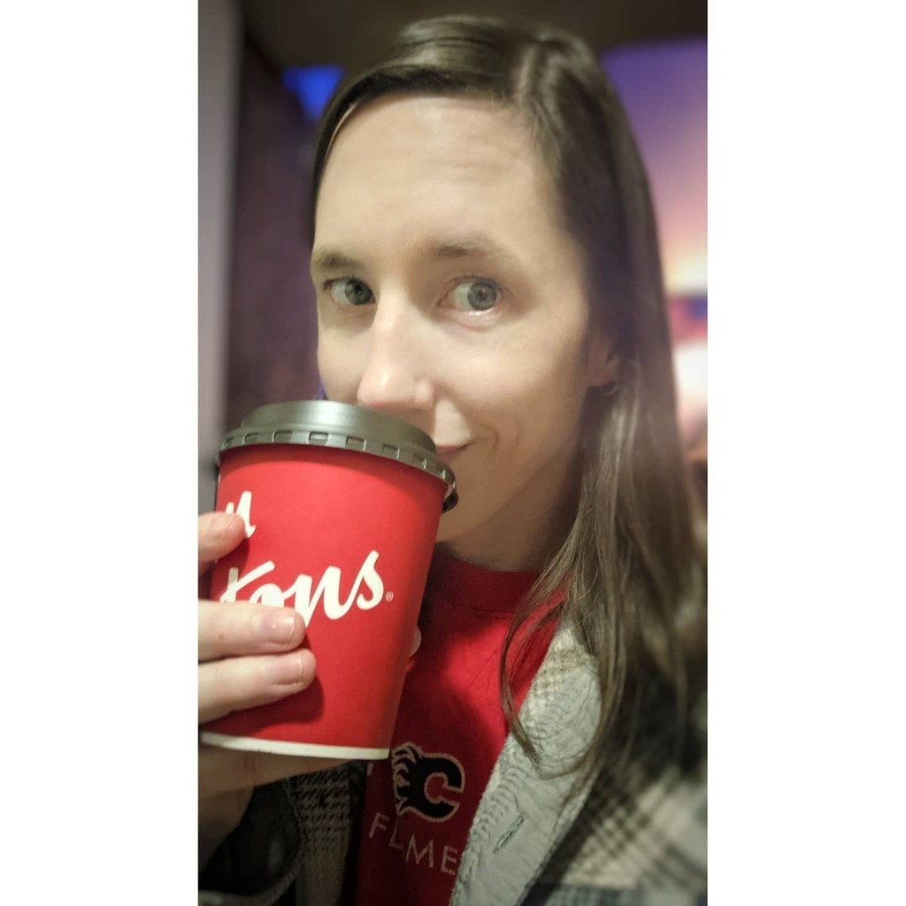 SugarSagePhoto's tweet photo. On a cold, windy #yyc day, fleecy plaid, hot chocolate (both homemade and a cup from @timhortons) and an @nhlflames t-shirt made for a comfy day indoors.
.
.
.
.
#yyc #yycphotographers #yycphotography #yycphotographer #familyphotography #familyphotograph… https://t.co/MH0rslGzkc https://t.co/m6o0Lgumop
