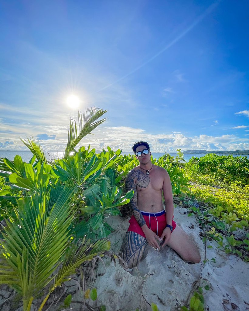 chad_penkian's tweet photo. That Naked Island Vibe!🏝
Tanned.

#nakedislandsiargao #siargao #naked #getnaked https://t.co/qj26ZLlvRW