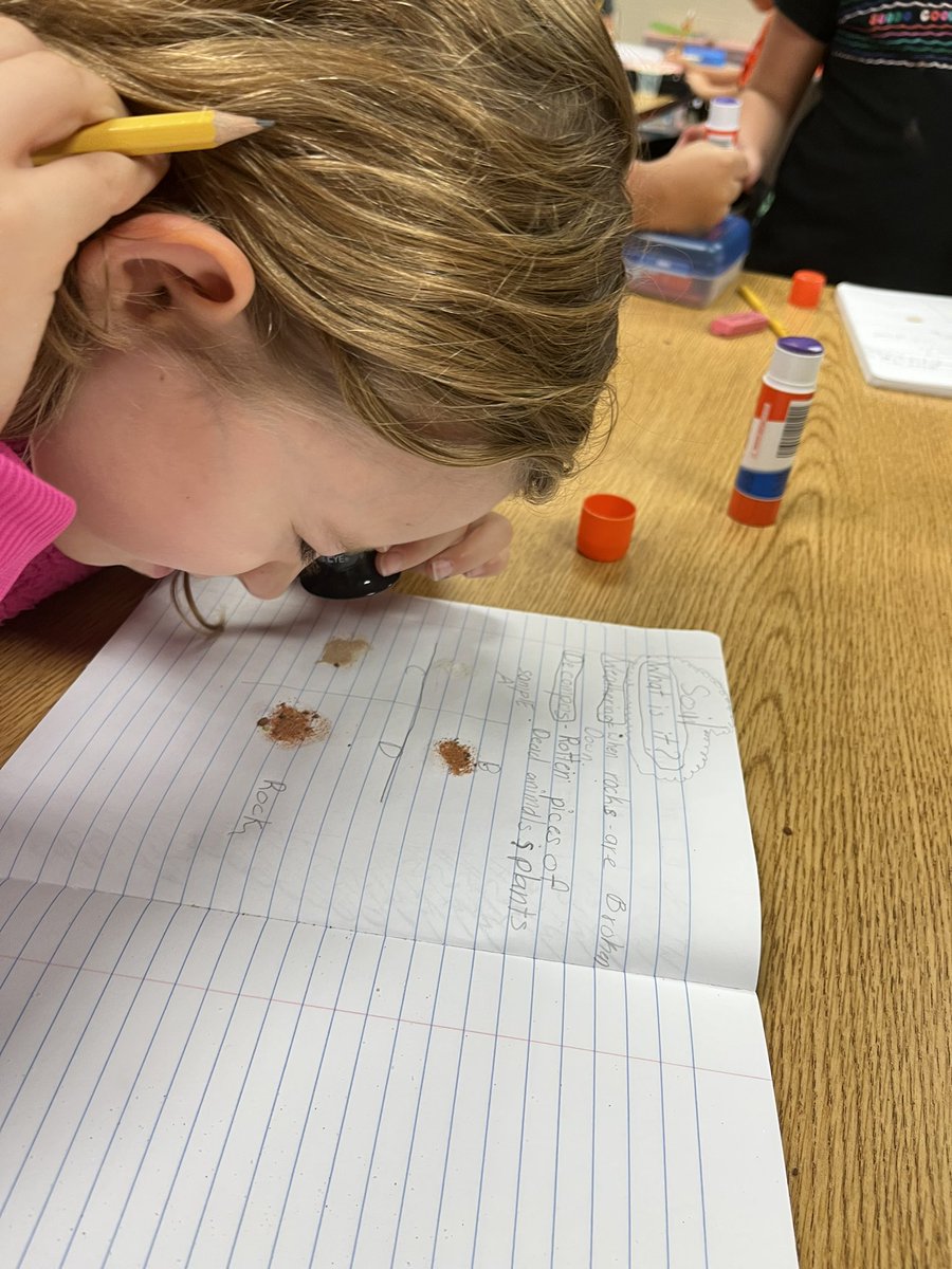 MelissaColbert2's tweet photo. Investigating soil samples. #GrowingTogether ❤️ @HumbleISD_HHE https://t.co/8iscpz0FHX