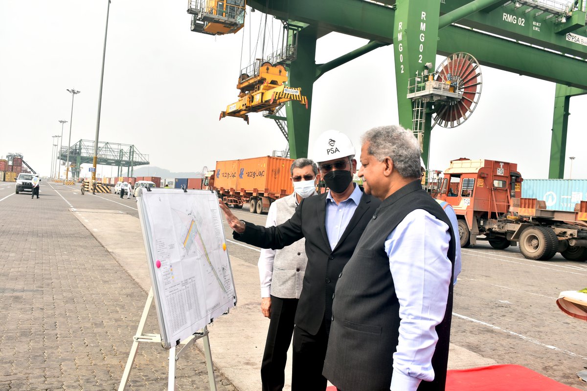 PSAIndia1's tweet photo. Visit by Shri M Ajit Kumar, Chairman, CBIC to review the DFC ready rail infrastructure @PSAMumbai  #thebmctfactor https://t.co/4pxLrA0WjC