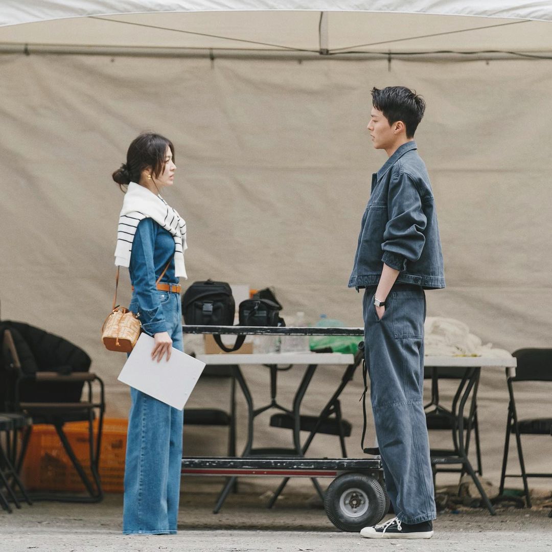 love_kdramaaaa's tweet photo. #samevibesamefeel 
#NowWeAreBreakingUp #DescendantsOfTheSun https://t.co/LtVnopaqmm