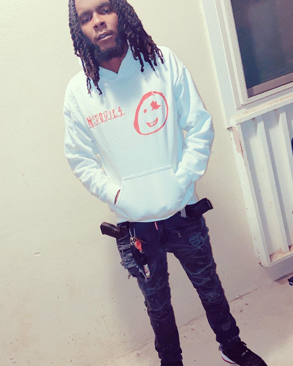 _yahnni_'s tweet photo. I Say Im Sorry Mama🙏🏾,
 But Ima, Ima Go And Get Them Commas 💸 Run Up A Dolla 💰
Me nd Bro Was At The Bottom They Talked About Us 🤦🏾‍♂️
But If We Ever Had A Problem Trust We Solved It 💯🖤
24th 🎂🎈‼️🕺🏾 https://t.co/SnJiLwhiSJ