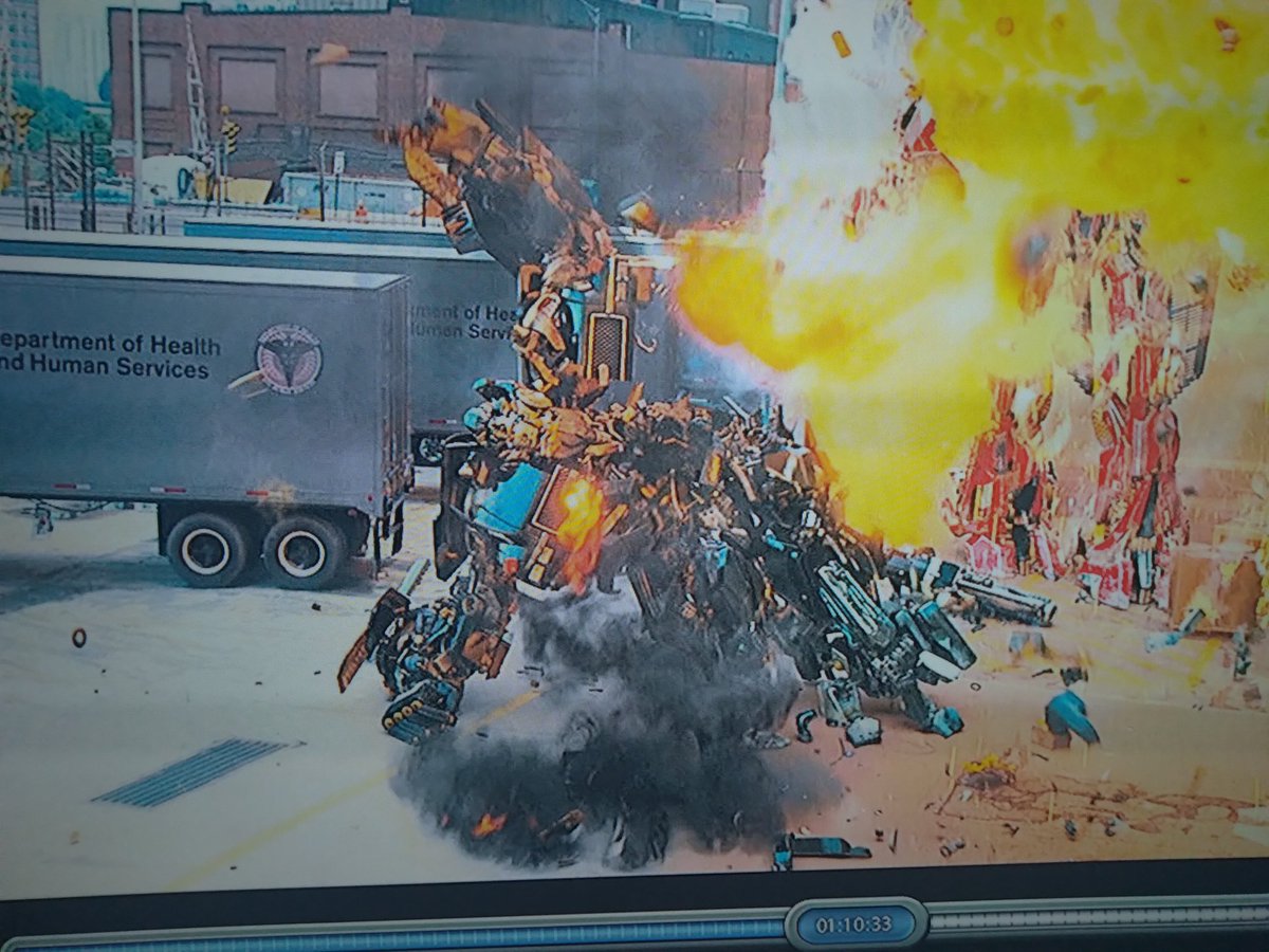 Foxiumsdoorman9's tweet image. I think Ironhide from the Michael Bay universe has a painful death for fans I believe in the 2011 is sucks for him die like that I wish you was in the Michael Bay Universe for a little bit longer like the last night