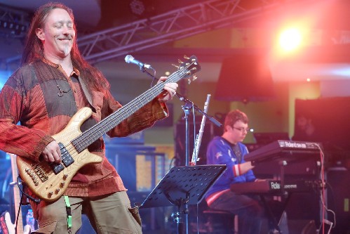 Happy memories of playing #HRH Prog 6 with <a href="/TapestrySonic/">Sonic Tapestry</a>
What a cool line up that year. Focus, Uriah Jeep, Caravan, Carl Palmer,s ELP, Magnum, Von Hertzen Brothers.