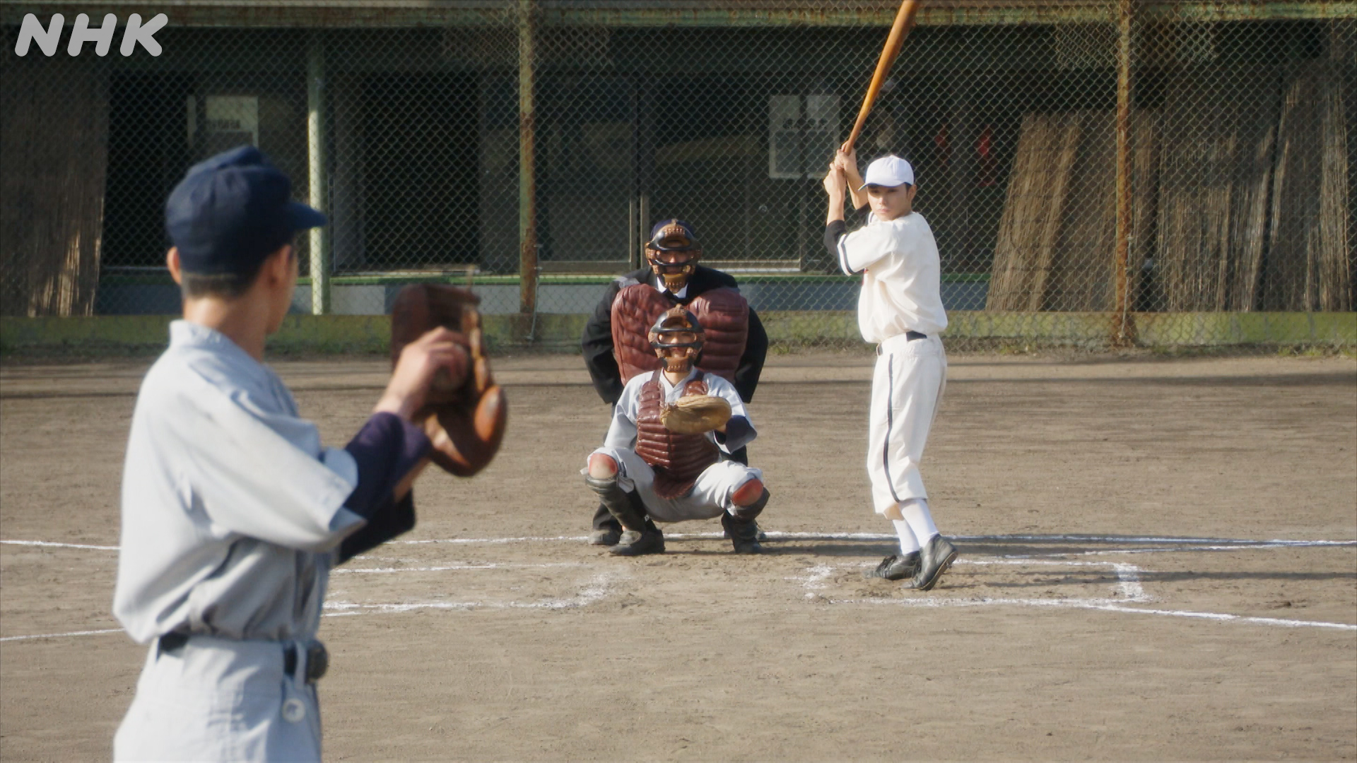 朝ドラ カムカムエヴリバディ カムカム 正球 悪球 英語が使えなくなって 憧れの甲子園球場が解体され 勇ちゃんにとって大切な野球が 戦争の影響で姿を変えていきます 村上虹郎 朝ドラ カムカムエヴリバディ カムカム T Co