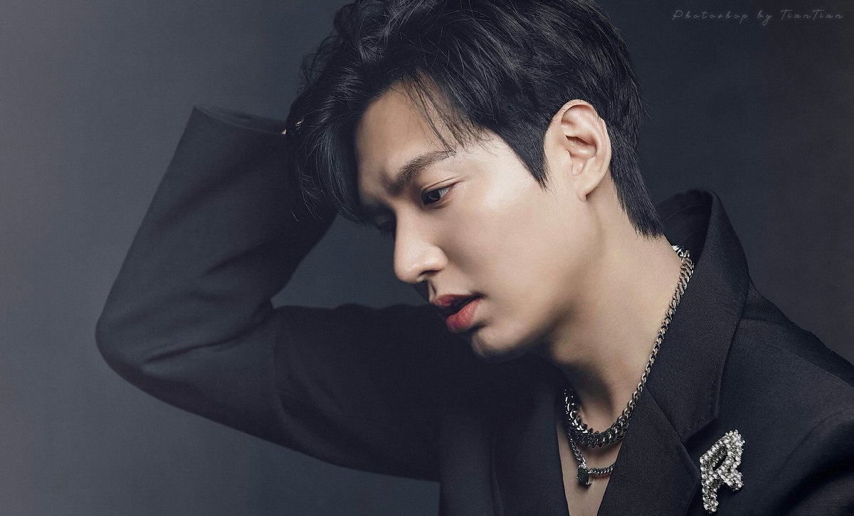 VotingLee's tweet photo. LEE MINHO:
2022 SEASON'S GREETINGS
是能迷倒众生的颜值派~
#李敏镐 #LeeMinHo https://t.co/X0bRjA3C7p