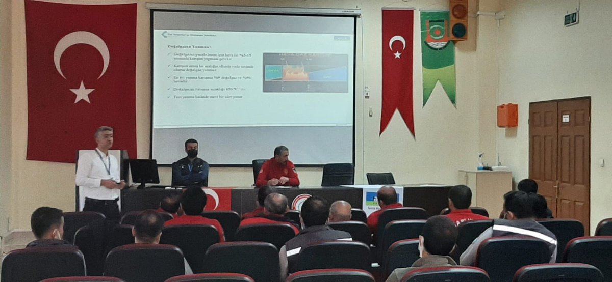 AksaSanliurfa's tweet photo. @sanliurfabld @urfaitfaiyesi Daire Başkanlığı ile beraber “Temel Doğalgaz ve Gaz Yangınlarına Müdahale Eğitimine” rutin olarak devam edilmektedir.
Unutmayınız ! Temel güvenlik kurallarına uygun kullanıldığı sürece doğalgaz en güvenilir yakıttır… https://t.co/ijmzN3Bd64