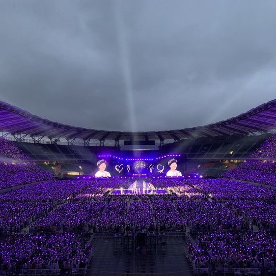 TriplesOTSeven's tweet photo. you all want to meet BTS, 💜..... ok
But.............
I want to ask a question to all of you????
do you ever want to meet the army?
who wants what 😉😉
#MeetBTS #Meetarmy
#BTSARMY https://t.co/ODMDweBMwh