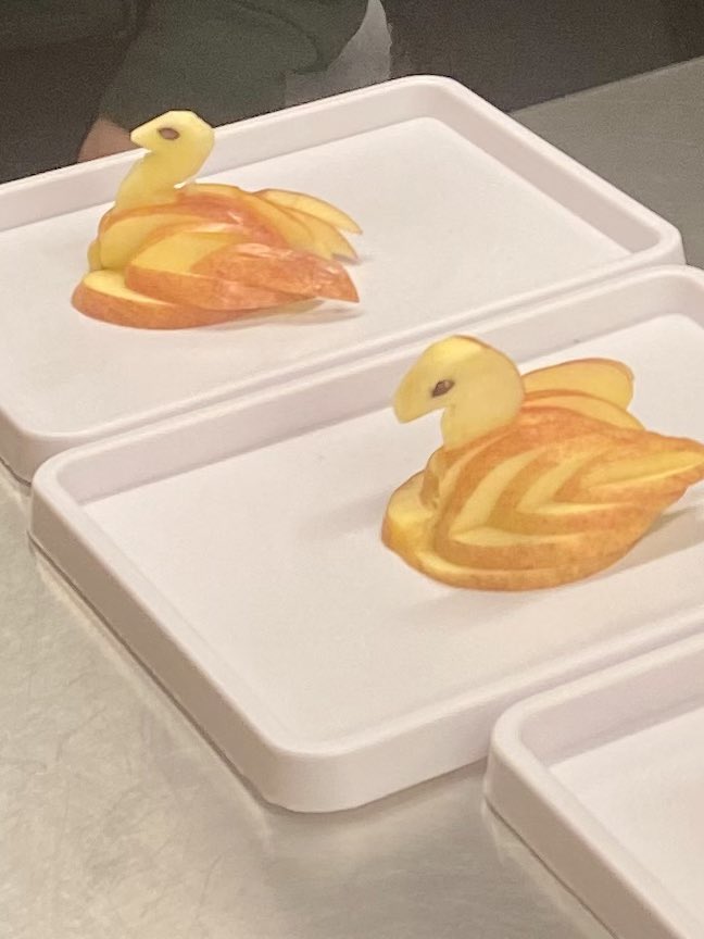 doerhoefer_j's tweet photo. Making swans in culinary class! #goodhuepublicschool https://t.co/2ZBsUSrsYz