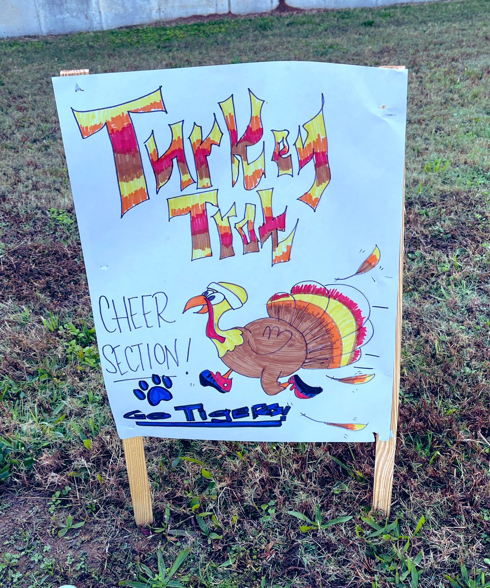 NewCollegePk_ES's tweet photo. Turkey 🦃 Trot for a healthy life!! Parent water donations ✅excited scholars ✅Exited parents cheering us on ✅An awesome PE coach that made our dream a reality ✅✅✅💙🐯💙#journeytoexcellence @CPPE_FCS @FultonCoSchools https://t.co/ylpq0lfr1M