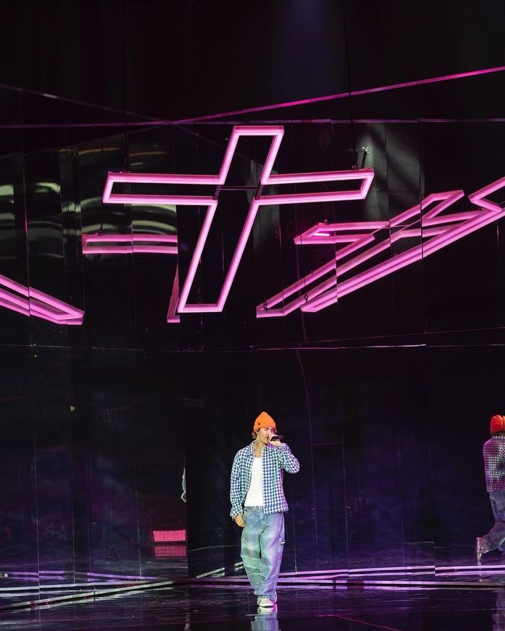 M 🕷️ tweet media