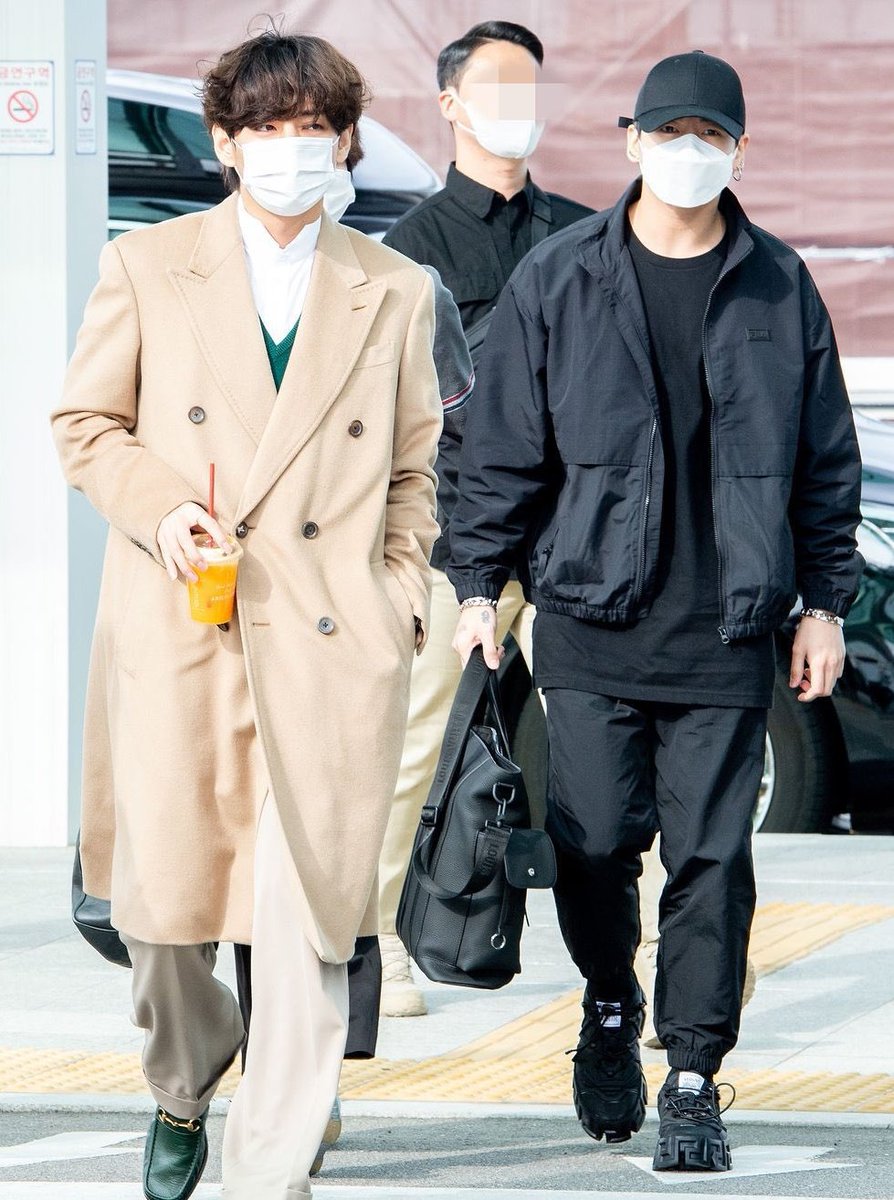 have a safe flight🥺

#JUNGKOOK #TAEHYUNG #태국