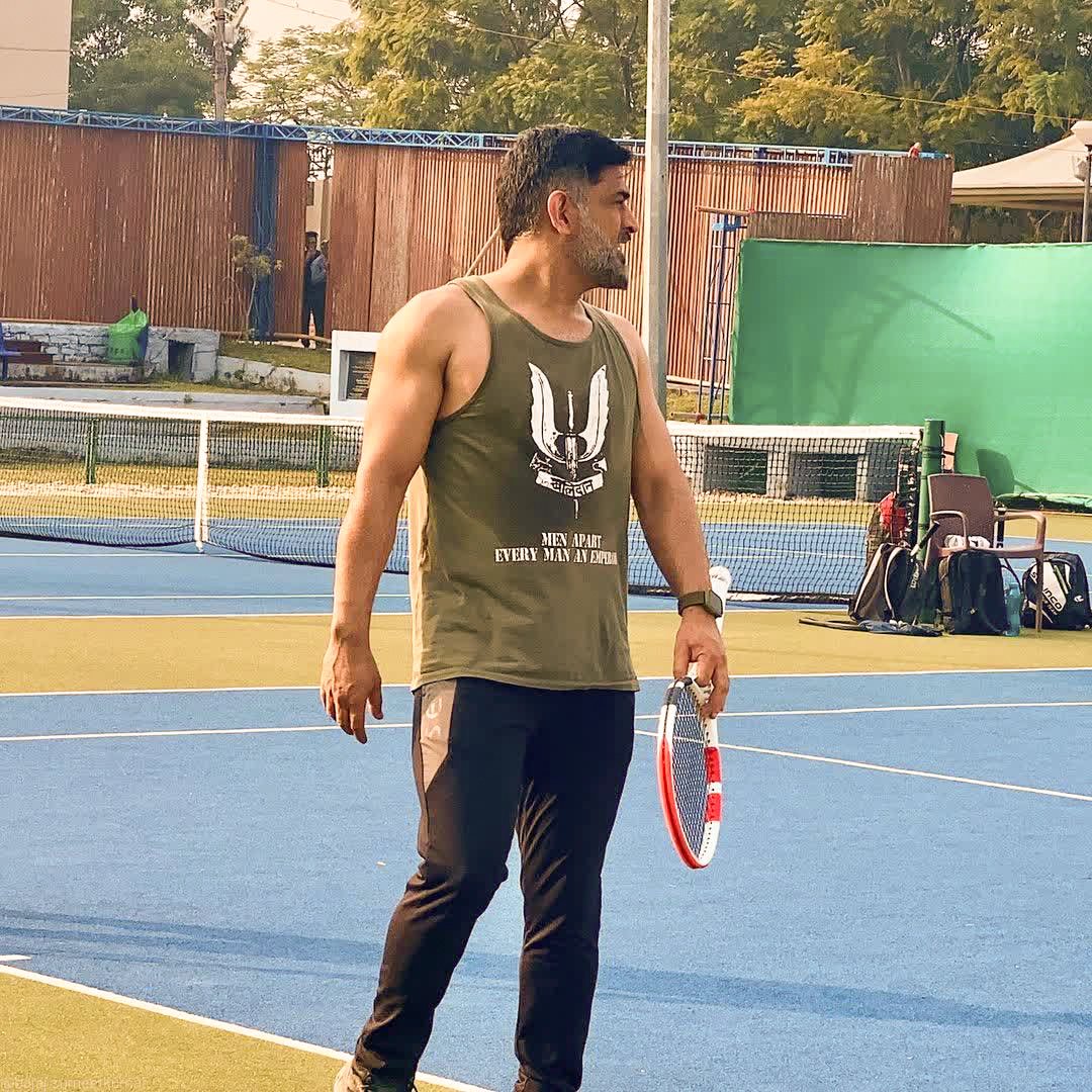 Dhoni playing Tennis in Ranchi 🎾❤️

@MSDhoni • #MSDhoni • #WhistlePodu