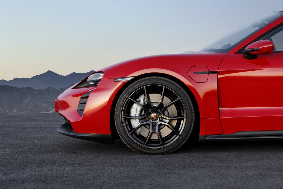 CNETCars's tweet photo. 2022 @Porsche Taycan GTS unveiled in sedan and new Sport Turismo wagon guises with 590 horsepower and sporty accoutrements https://t.co/wN2YyqAx1r https://t.co/yHSRmGVoiF