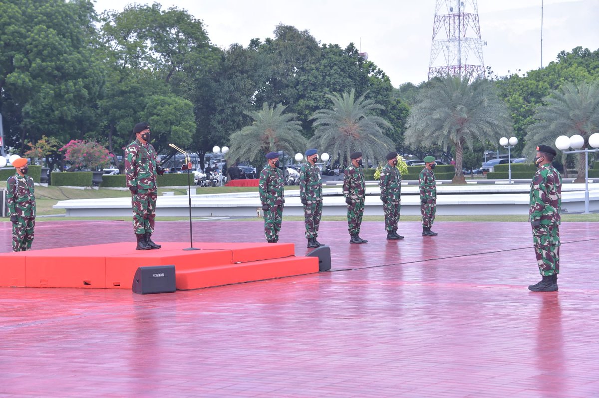 Puspen_TNI's tweet photo. Panglima TNI Terima Laporan Korps Kenaikan Pangkat 40 Perwira Tinggi

#tni #p5tni #kenkat #patiTNI

👉https://t.co/YuqIcfXQMH https://t.co/Uk8Xuu4C0e