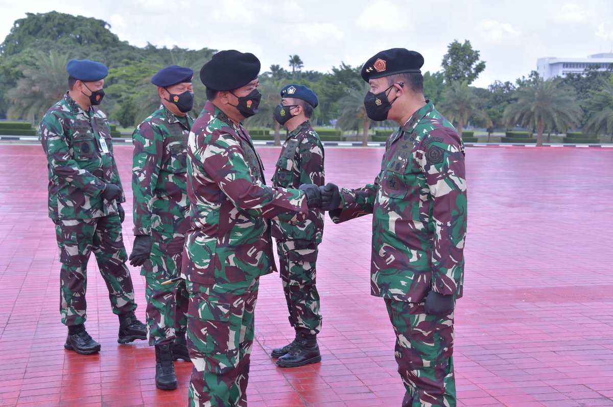 Puspen_TNI's tweet photo. Panglima TNI Terima Laporan Korps Kenaikan Pangkat 40 Perwira Tinggi

#tni #p5tni #kenkat #patiTNI

👉https://t.co/YuqIcfXQMH https://t.co/Uk8Xuu4C0e