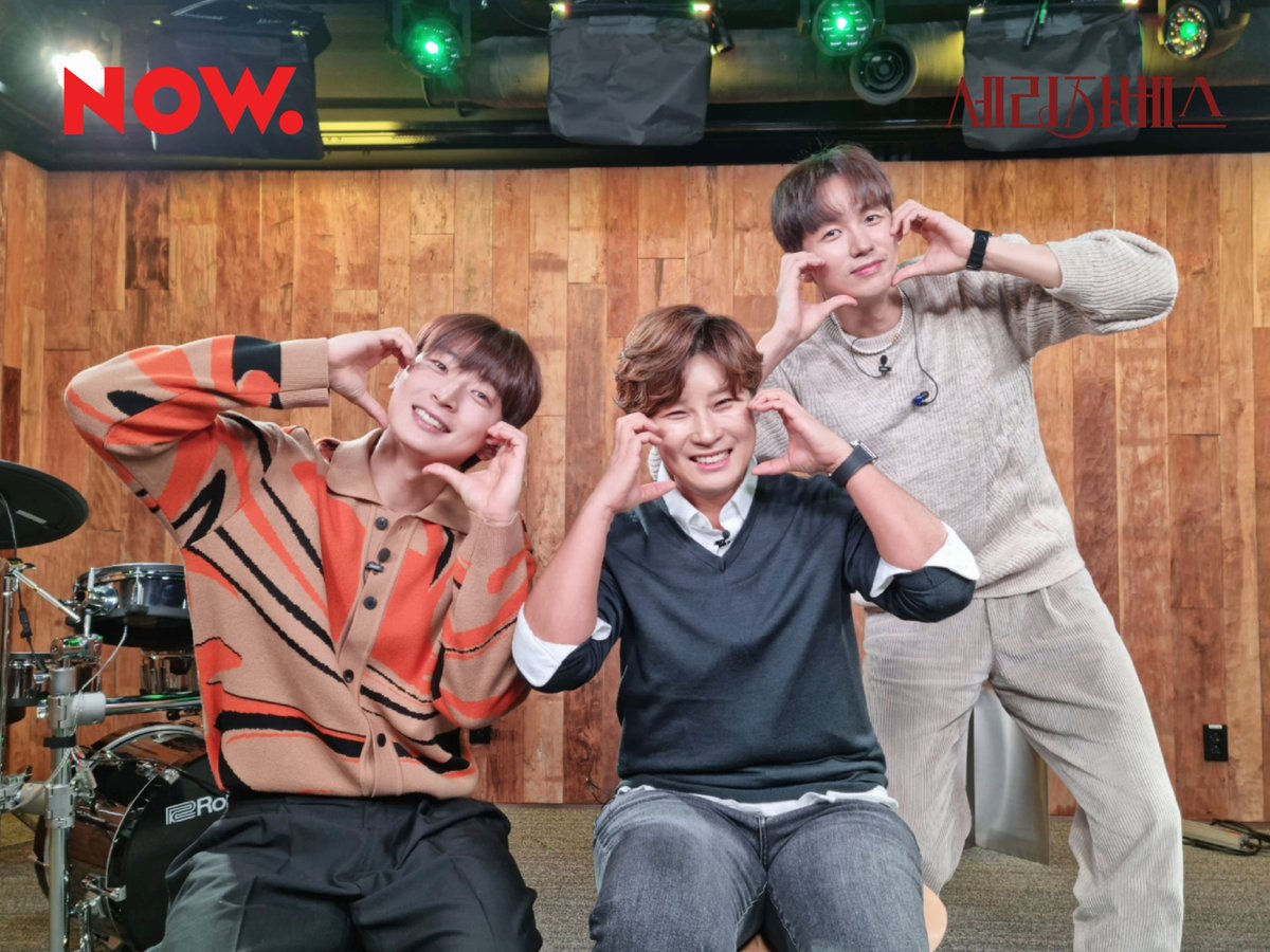 npop_zip's tweet photo. #세리자베스 나우 궁전 발라돌 입성 🏰
#2am #슬옹 #진운 세리 여왕 만나러 왔어요🤗 점심시간 맞이 슬옹&amp;진운 힐링푸드🍴 까지 알아보기‼
슬옹&amp;진운 ver. #이노래 라이브도 한다는 소식🎉 지금 바로 #NOW온에어 
https://t.co/HUg32hOQdj https://t.co/hfdTglshOo