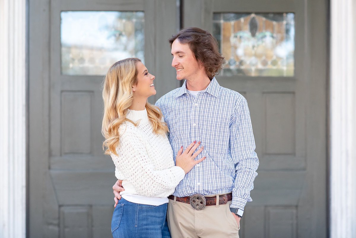 kinsley_mott's tweet photo. I could look at you forever 🤍 @landon_b_525 https://t.co/daiQqybpcv