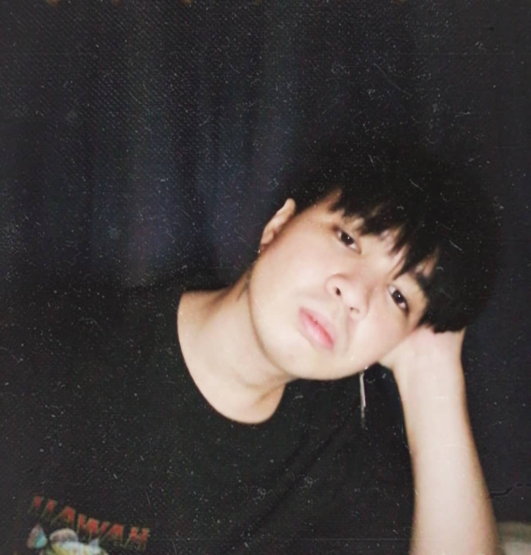 Josherue's tweet photo. Eboy-ing https://t.co/y9yvHoGN3l